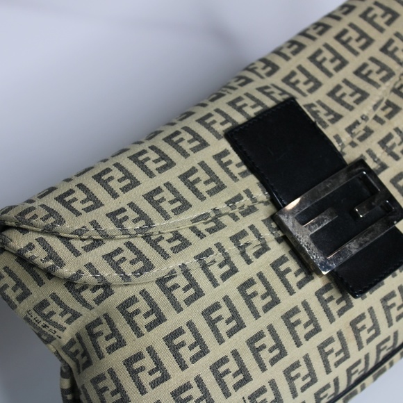 Authentic Fendi Zucca monogram baguette - Picture 7 of 13